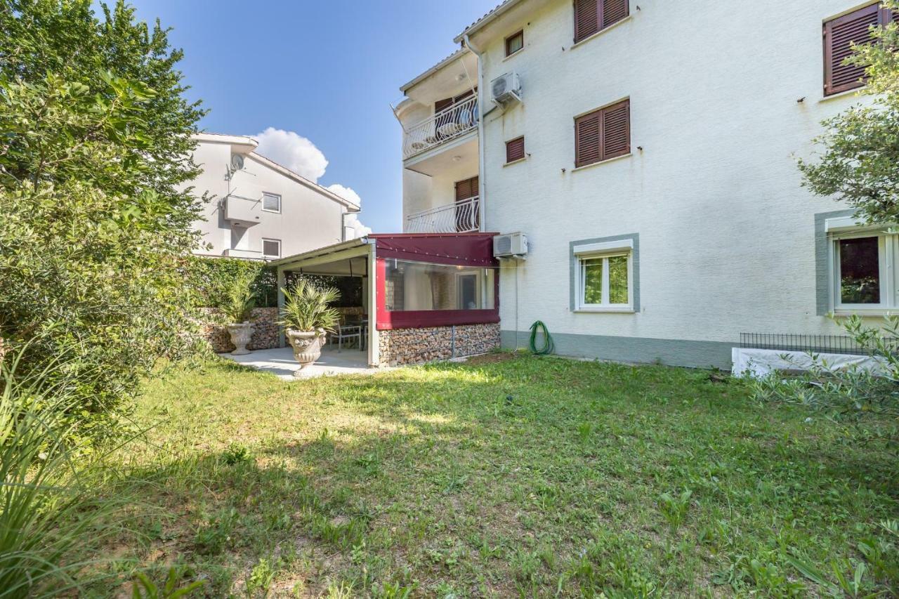 Apartment Pavic Garden บัชกา ภายนอก รูปภาพ