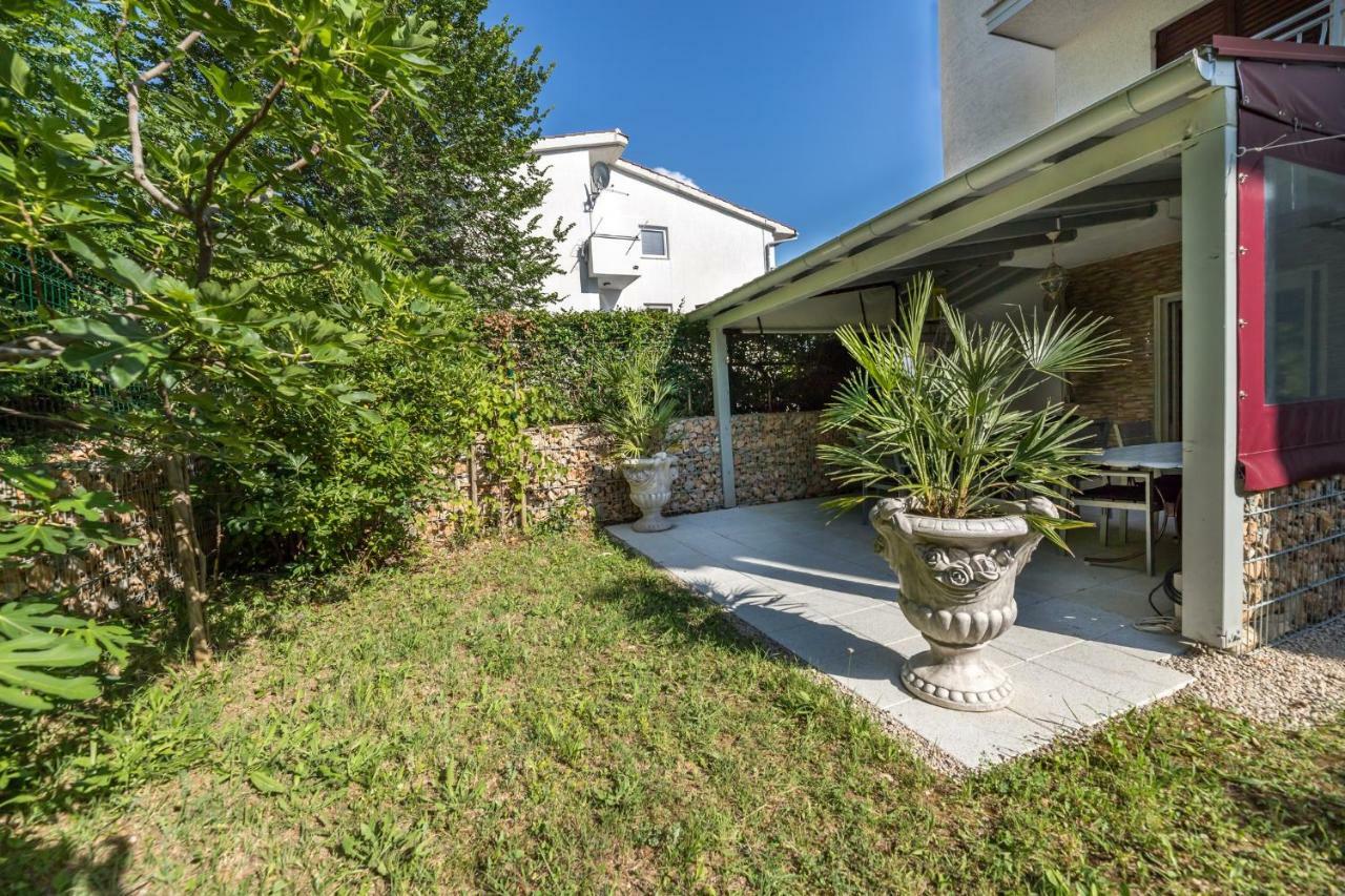 Apartment Pavic Garden บัชกา ภายนอก รูปภาพ